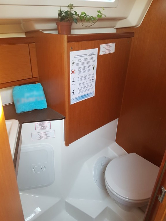 Yacht BAVARIA - Cruiser 34 "Theia"