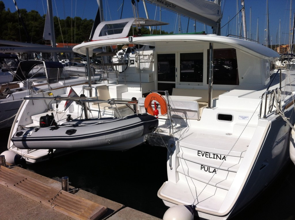 Yacht LAGOON - 400 S2 "Evelina"