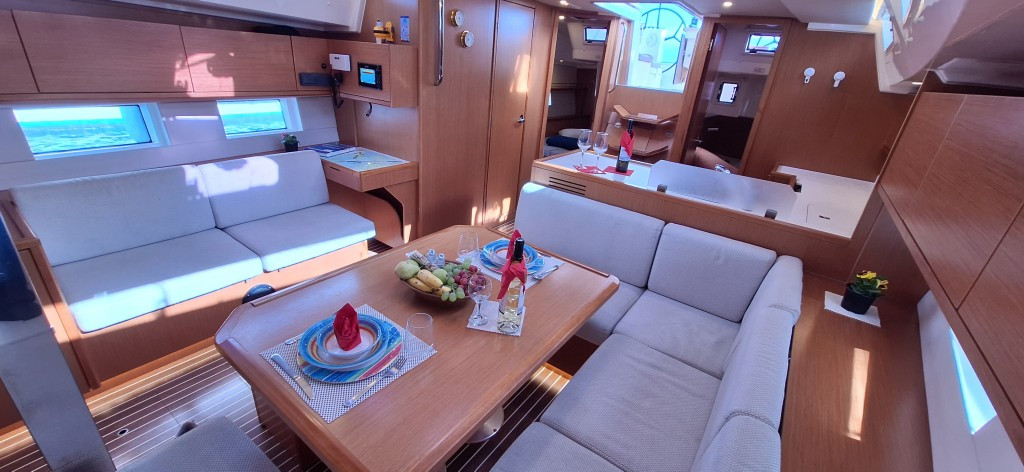 Yacht BAVARIA - C45 "Lady Flora 1"