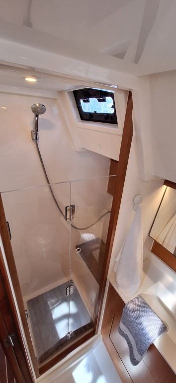 Yacht BAVARIA - C45 "Lady Flora 1"