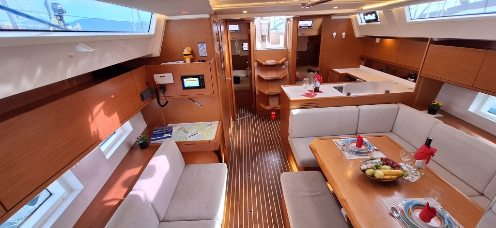 Yacht BAVARIA - C45 "Lady Flora 1"