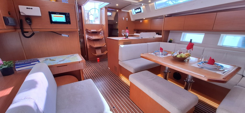 Yacht BAVARIA - C45 "Lady Flora 1"