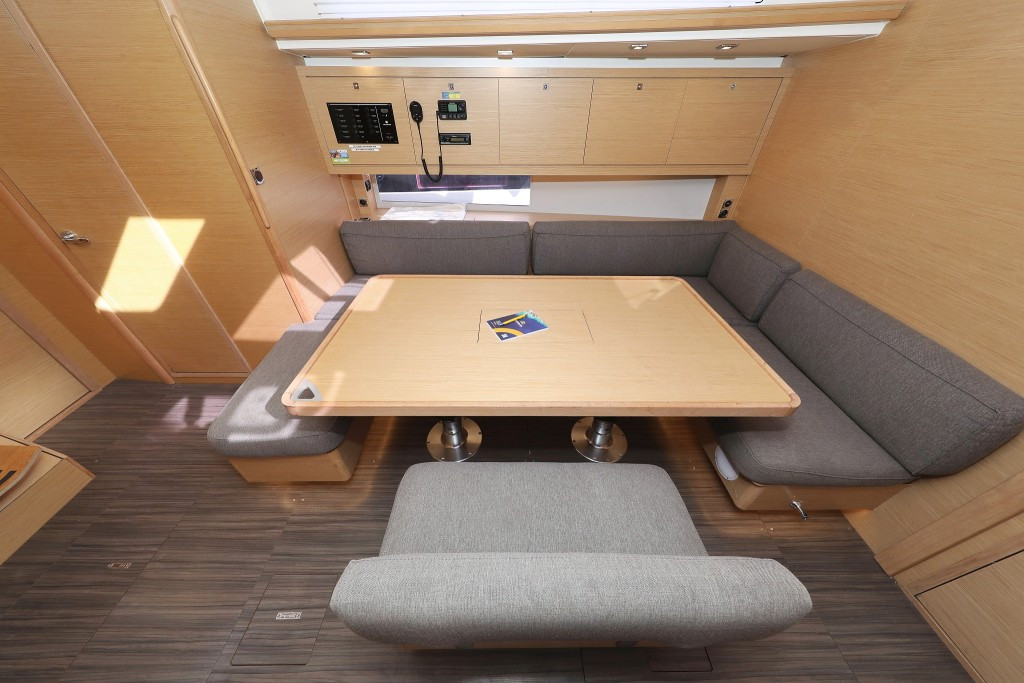 Yacht DUFOUR - 470 "Cupid"