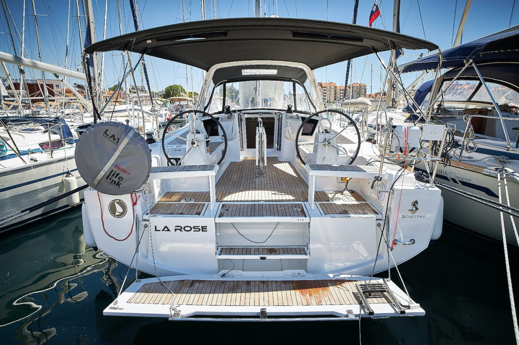 Yacht BENETEAU - Oceanis 38.1 "La Rose"