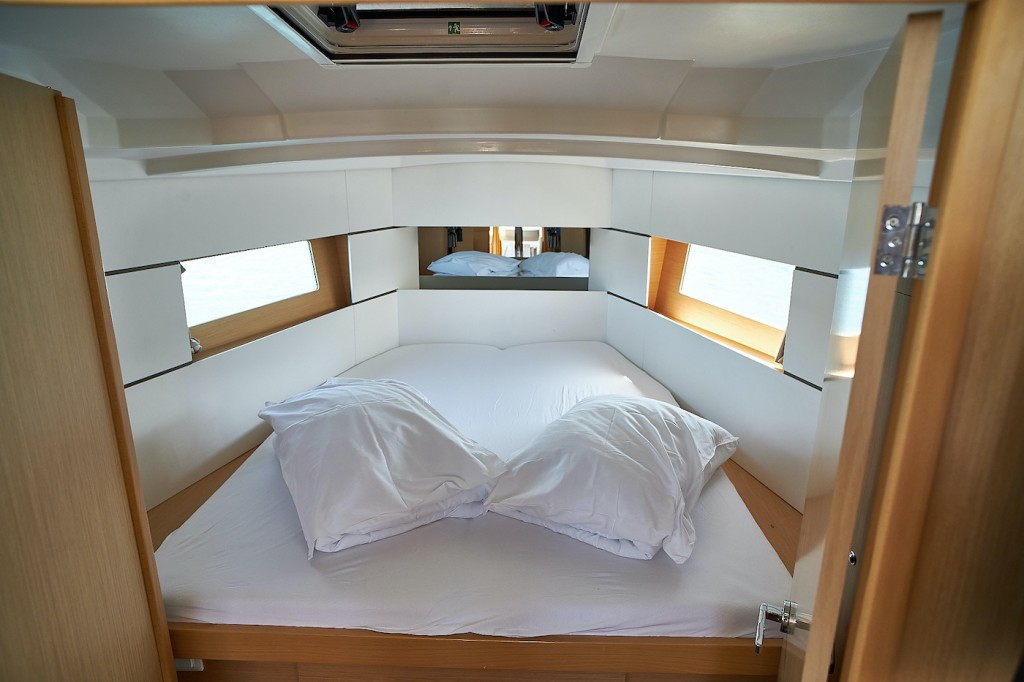 Yacht BENETEAU - Oceanis 38.1 "La Rose"