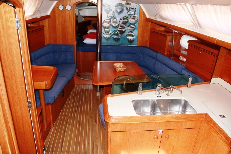 Yacht JEANNEAU - Sun Odyssey 37 "Kacamak"