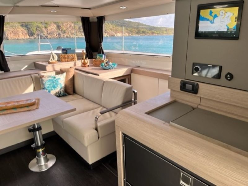 Yacht FOUNTAINE PAJOT - Elba 45 "Family Therapy"