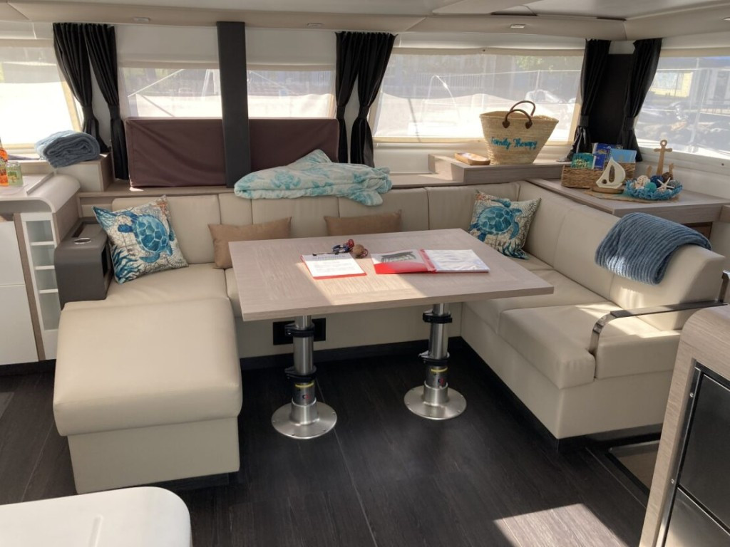 Yacht FOUNTAINE PAJOT - Elba 45 "Family Therapy"