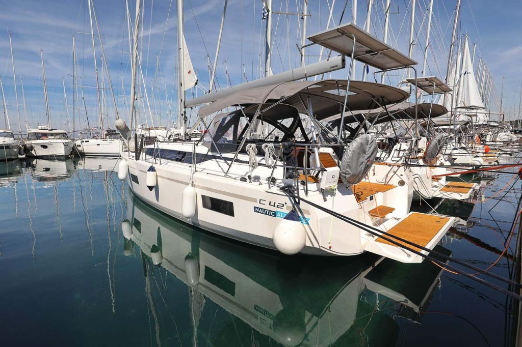 Yacht BAVARIA - C42 Style "Antares"