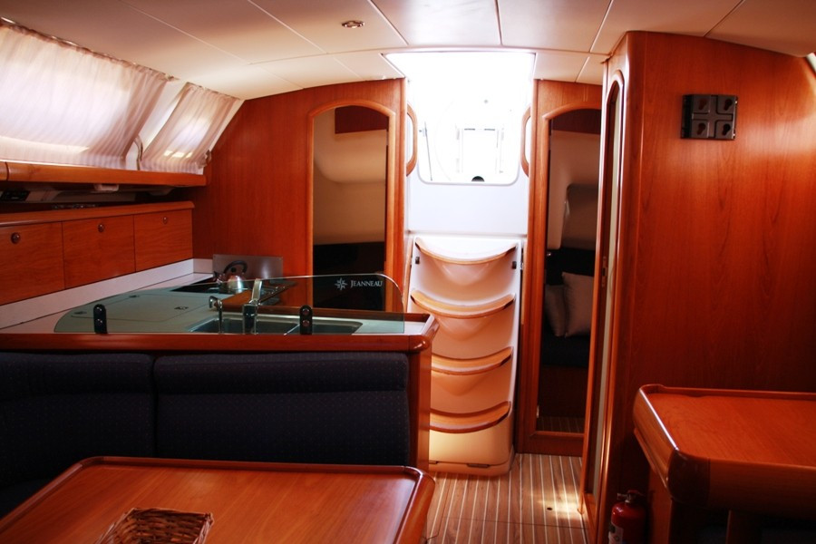 Yacht JEANNEAU - Sun Odyssey 37 "Kacamak"