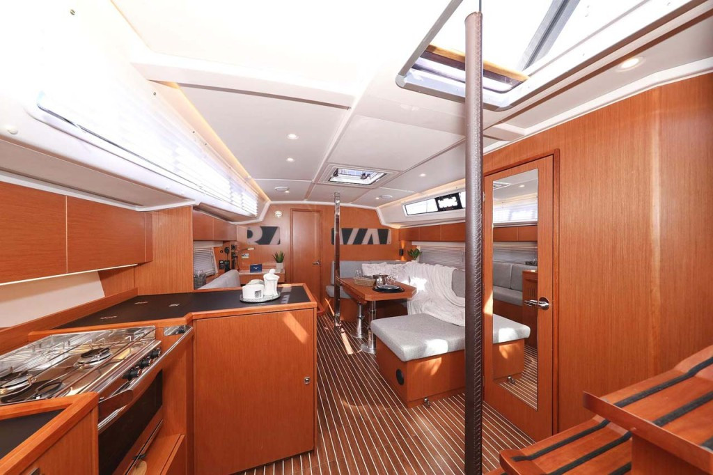 Yacht BAVARIA - C42 Style "Antares"