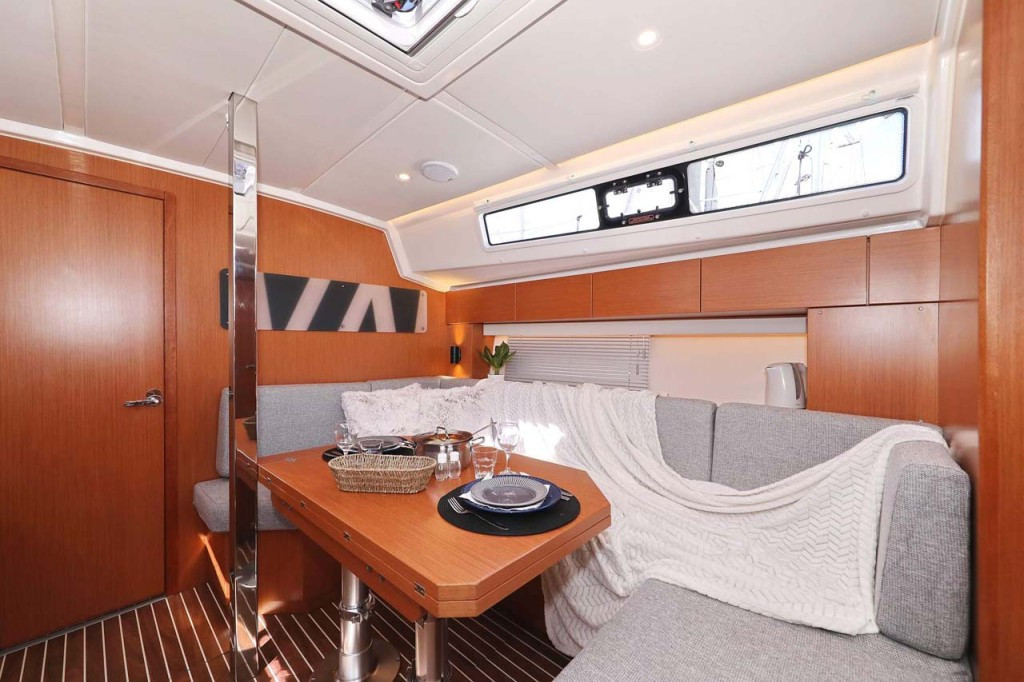Yacht BAVARIA - C42 Style "Antares"