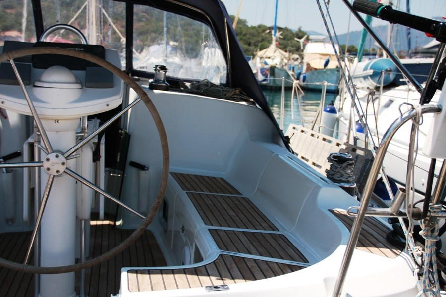 Yacht JEANNEAU - Sun Odyssey 37 "Kacamak"