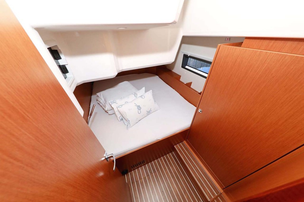 Yacht BAVARIA - C42 Style "Antares"