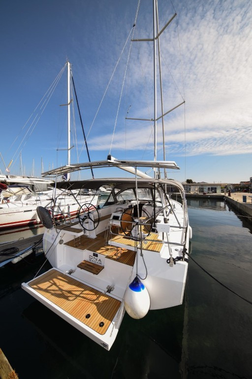 Yacht BAVARIA - C42 "Dna"