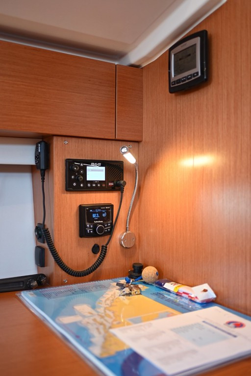 Yacht BAVARIA - C42 "Dna"