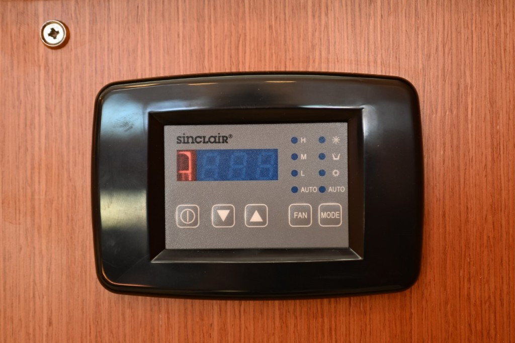 Yacht BAVARIA - C42 "Dna"