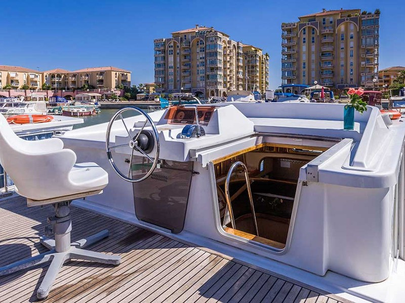 Yacht DIVERSE WERFTEN - Pénichette 1500FB "150FB-14"