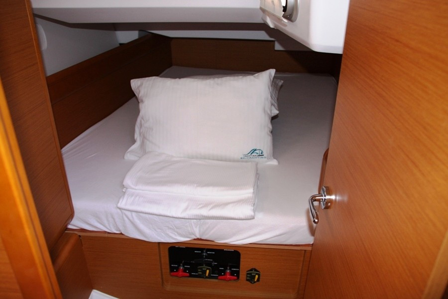 Yacht JEANNEAU - Sun Odyssey 439 "Code"