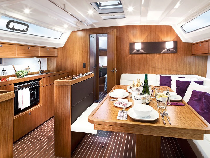 Yacht BAVARIA - Cruiser 46 "Renee"