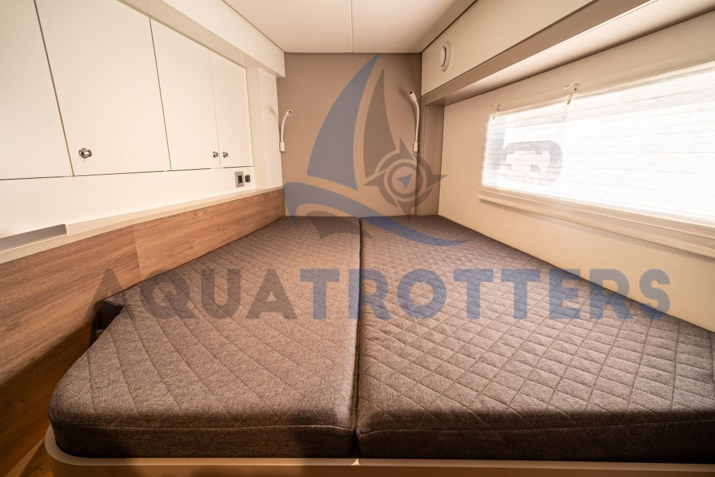 Yacht CATANA - Bali 4.2 "Silver IX"