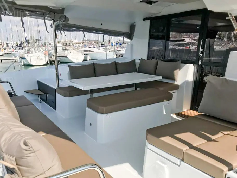 Yacht FOUNTAINE PAJOT - Astrea 42 "Wave"