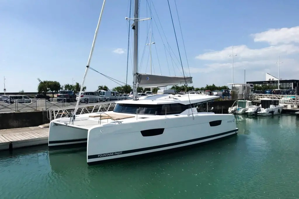 Yacht FOUNTAINE PAJOT - Astrea 42 "Wave"