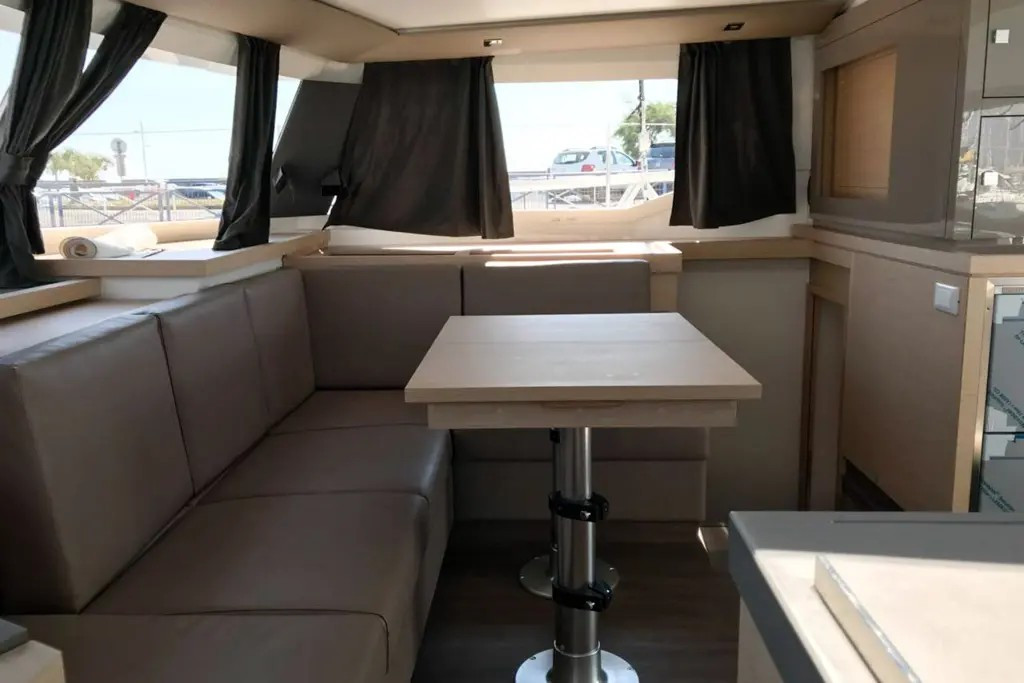 Yacht FOUNTAINE PAJOT - Astrea 42 "Wave"