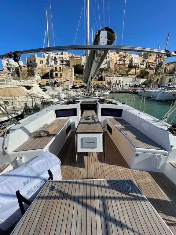 Yacht DUFOUR - 470 "Egusa"