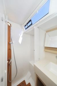 Yacht DUFOUR - 530 "Graceful Dancer"