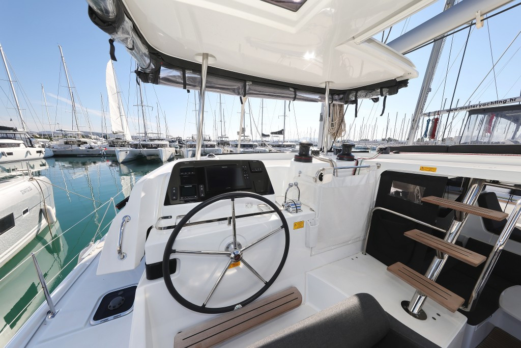 Yacht LAGOON - 42 "Dear John"