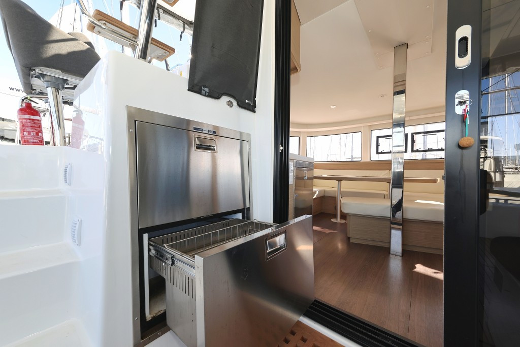 Yacht LAGOON - 42 "Dear John"