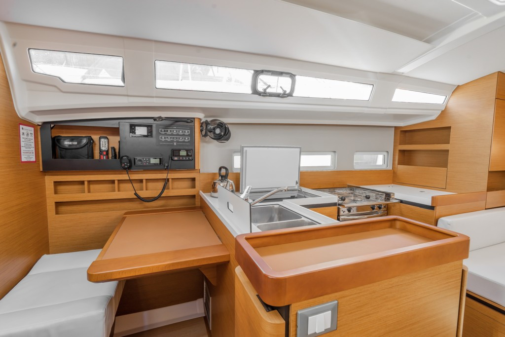 Yacht JEANNEAU - Sun Odyssey 410 "High Time"