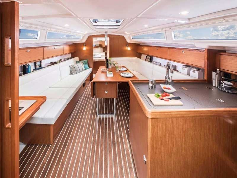 Yacht BAVARIA - Cruiser 34 "Adria Maša"