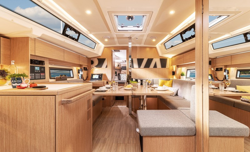 Yacht BAVARIA - C38 "Summertime"