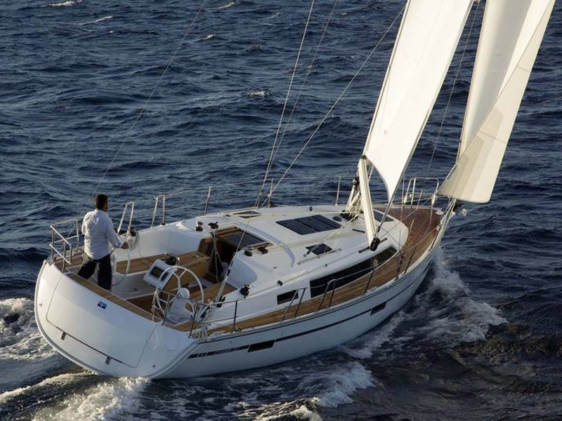Yacht BAVARIA - Cruiser 37 "Quing"