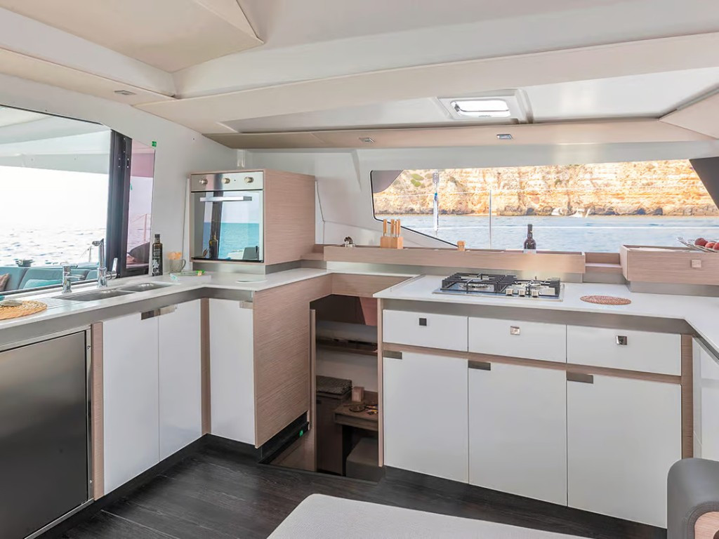 Yacht FOUNTAINE PAJOT - Elba 45 "Maravigghia"