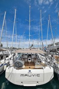 Yacht BAVARIA - C42 "Mauvic"