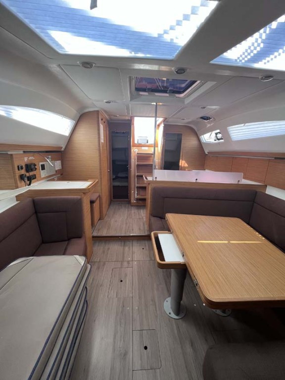 Yacht ELAN - Impression 45 "Knotty Buoy"