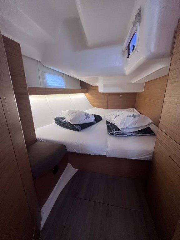 Yacht ELAN - Impression 45 "Knotty Buoy"