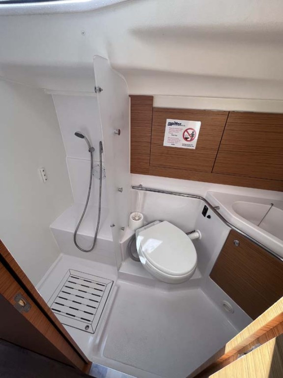 Yacht ELAN - Impression 45 "Knotty Buoy"