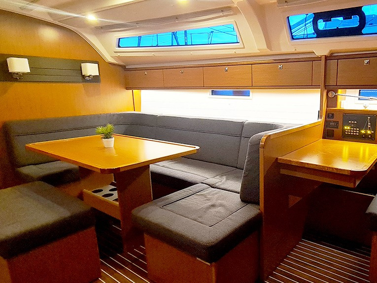 Yacht BAVARIA - Cruiser 41 "Bella"