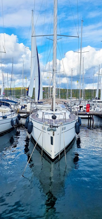 Yacht BAVARIA - Cruiser 46 "Diana"