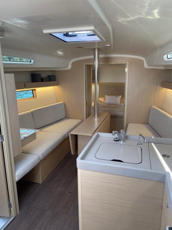 Yacht BENETEAU - Oceanis 34.1 "Ka Nani"