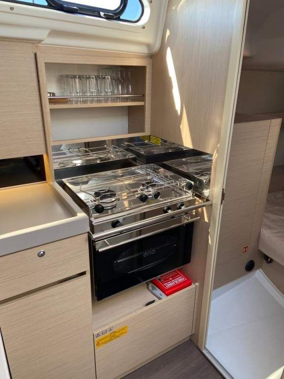 Yacht BENETEAU - Oceanis 34.1 "Ka Nani"