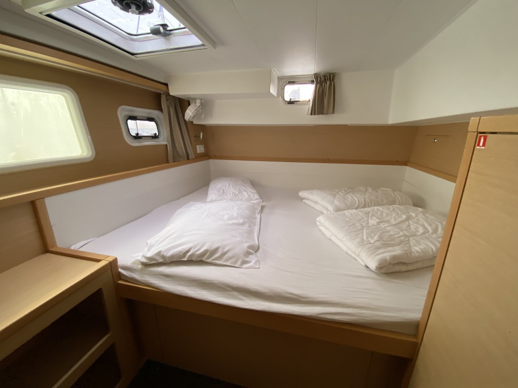 Yacht LAGOON - 39 "Nirvana"