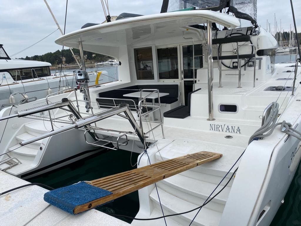 Yacht LAGOON - 39 "Nirvana"