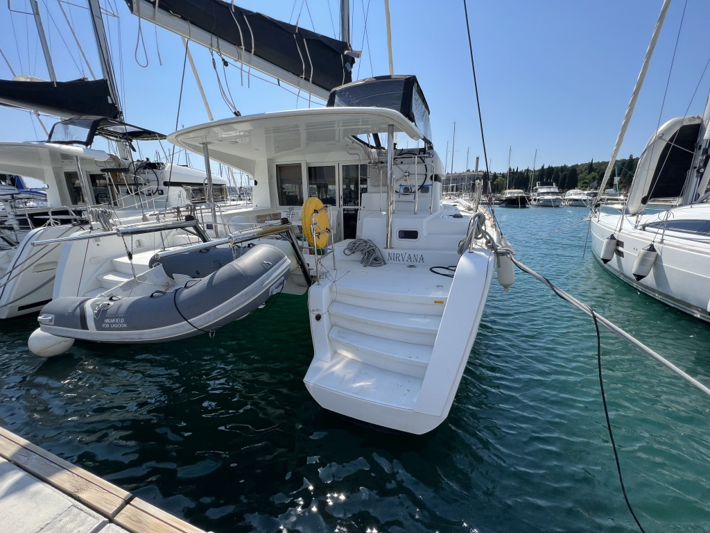 Yacht LAGOON - 39 "Nirvana"