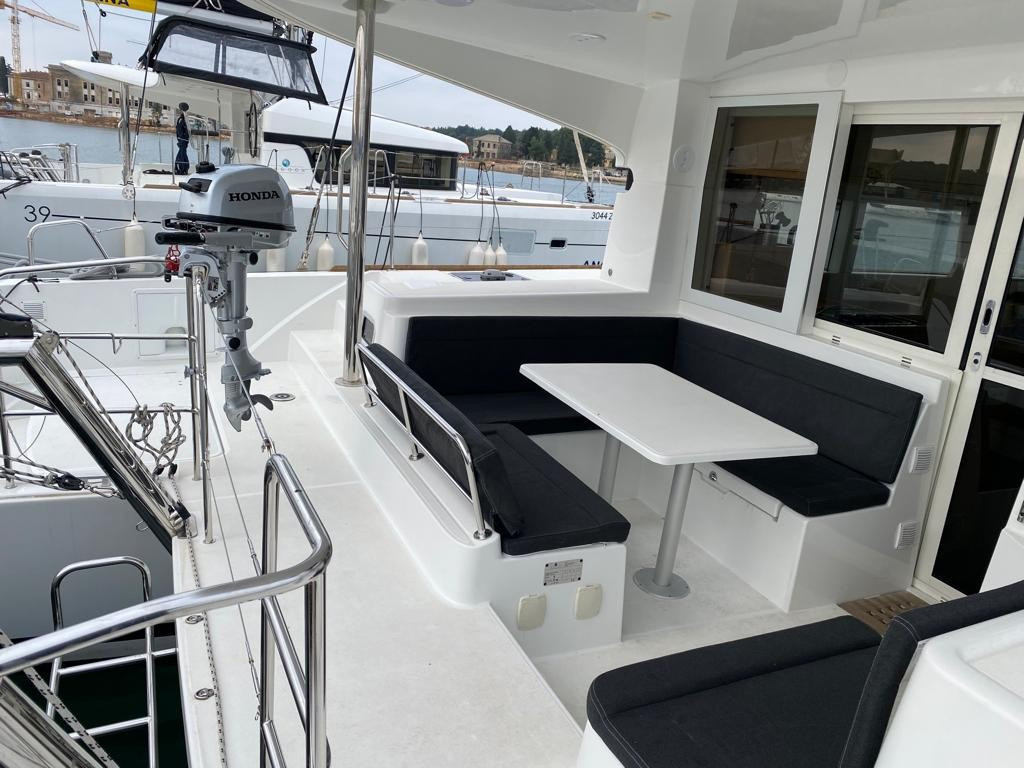 Yacht LAGOON - 39 "Nirvana"