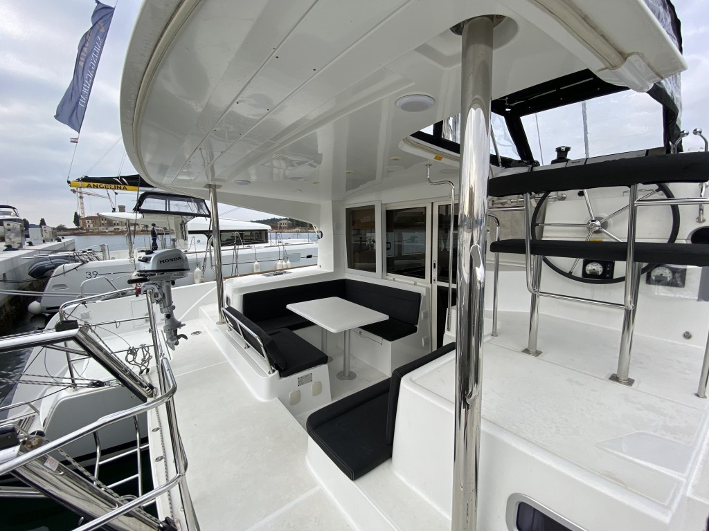 Yacht LAGOON - 39 "Nirvana"